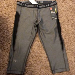 NWT Under Armour Capris